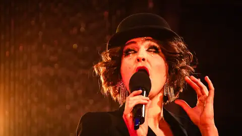 Kaisa Ling laulab kabareeetendusel